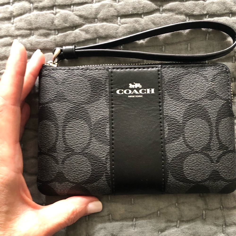 Coach corner Zip Wristlet